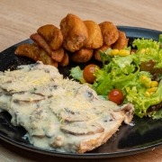 Pollo en salsa de champiñones - Restaurante Atrium